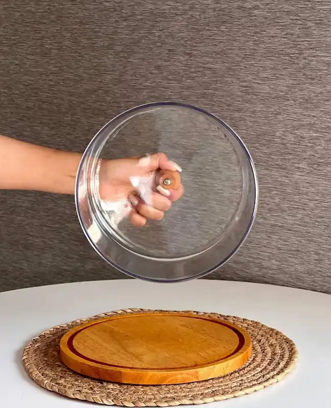ظرف سرو کیک گرد پایه چوبی لیمون کد 2518